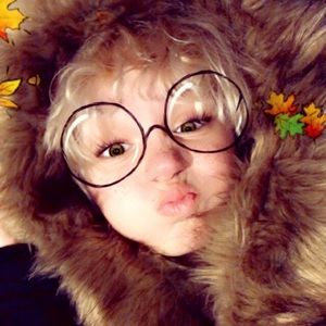 Meet your Posher, Lilly